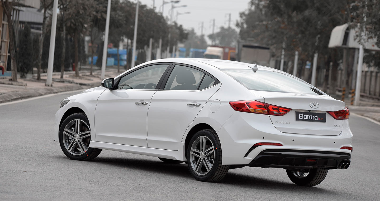 Đánh giá xe Hyundai Elantra Sport 2018 thế hệ mới vừa ra mắt tại Việt Nam   MuasamXecom