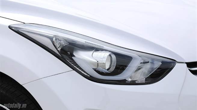 hyundai-elantra-01
